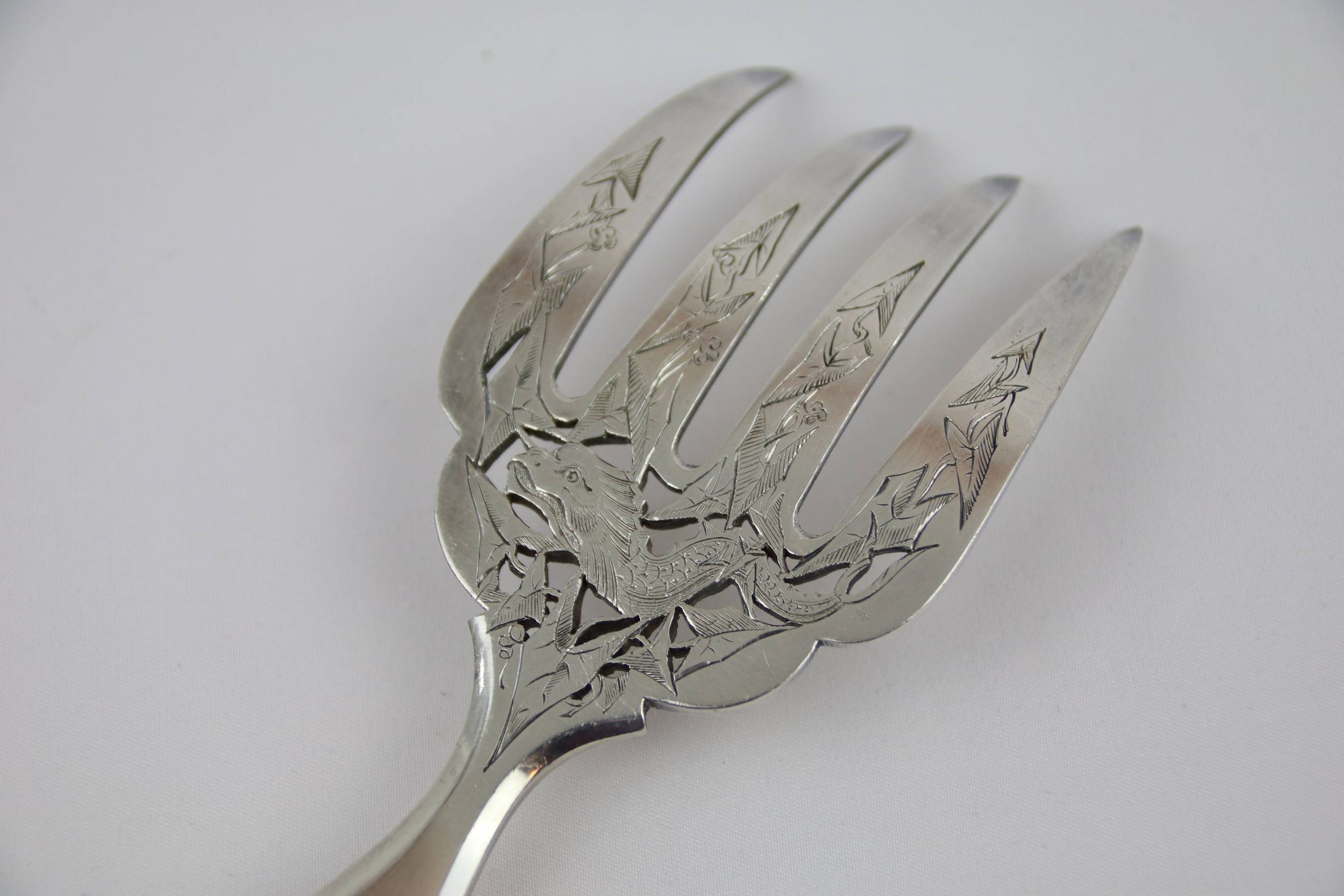 Large Silver Metal and Bois D'Amourette Fish Service Cover