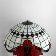 Important Tiffany-style lamp, bronze and stained glass – 20th century