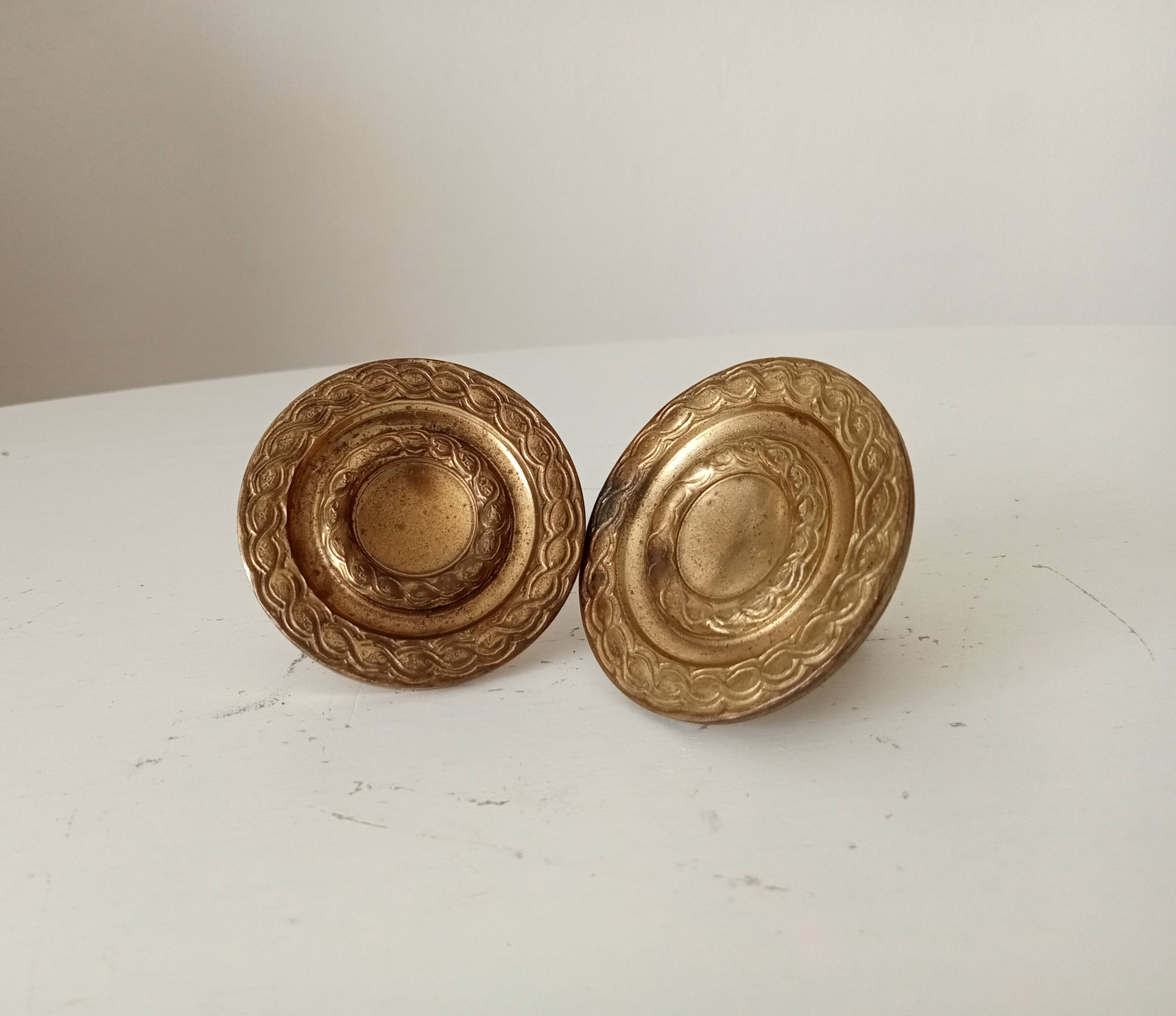 Antique Empire-style furniture handle in solid gilded bronze.