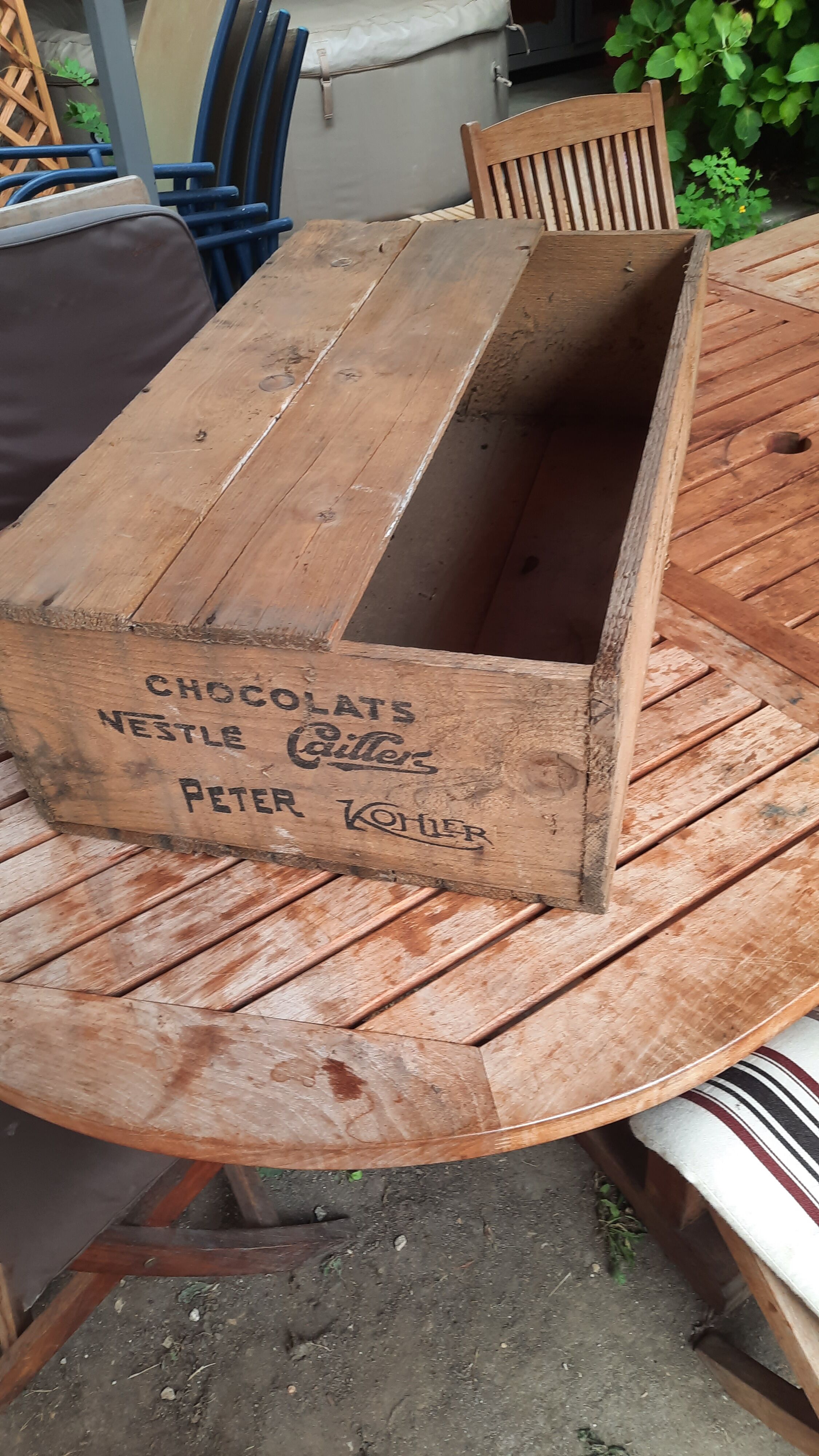Nestlé chocolate wooden crate