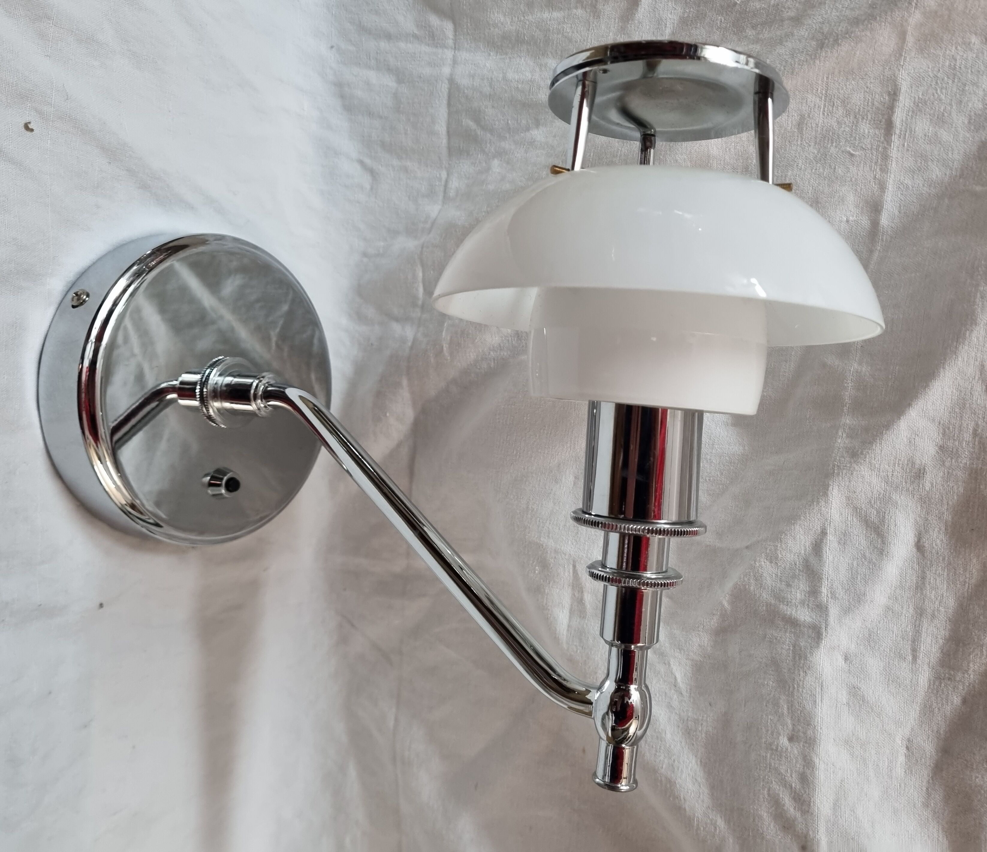 Poul Henningsen wall lamps, model PH3/2