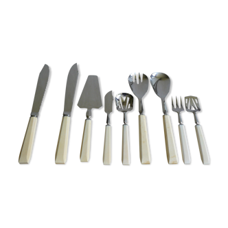Housewife of Bakelite knives and service cutlery