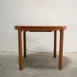 Vintage stretchy dining table