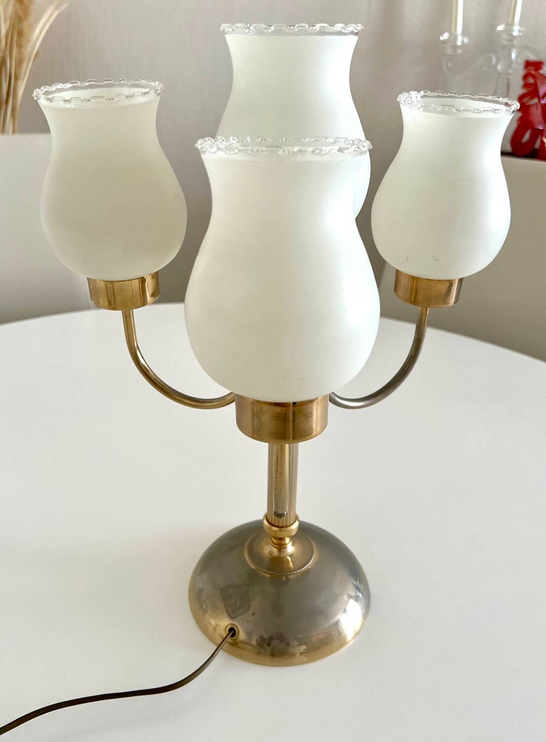 Vintage table lamp with 5 lights – frosted glass and gold metal