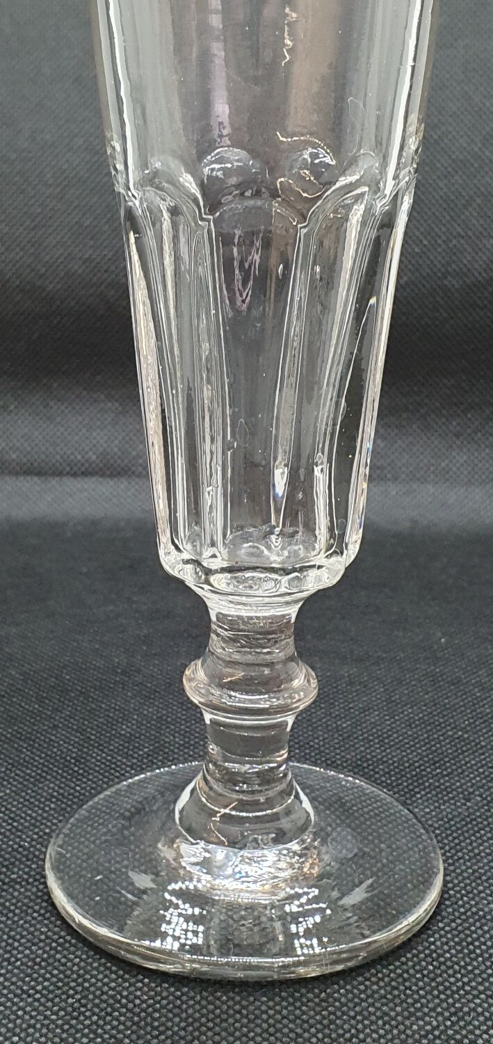 3 crystal champagne flutes