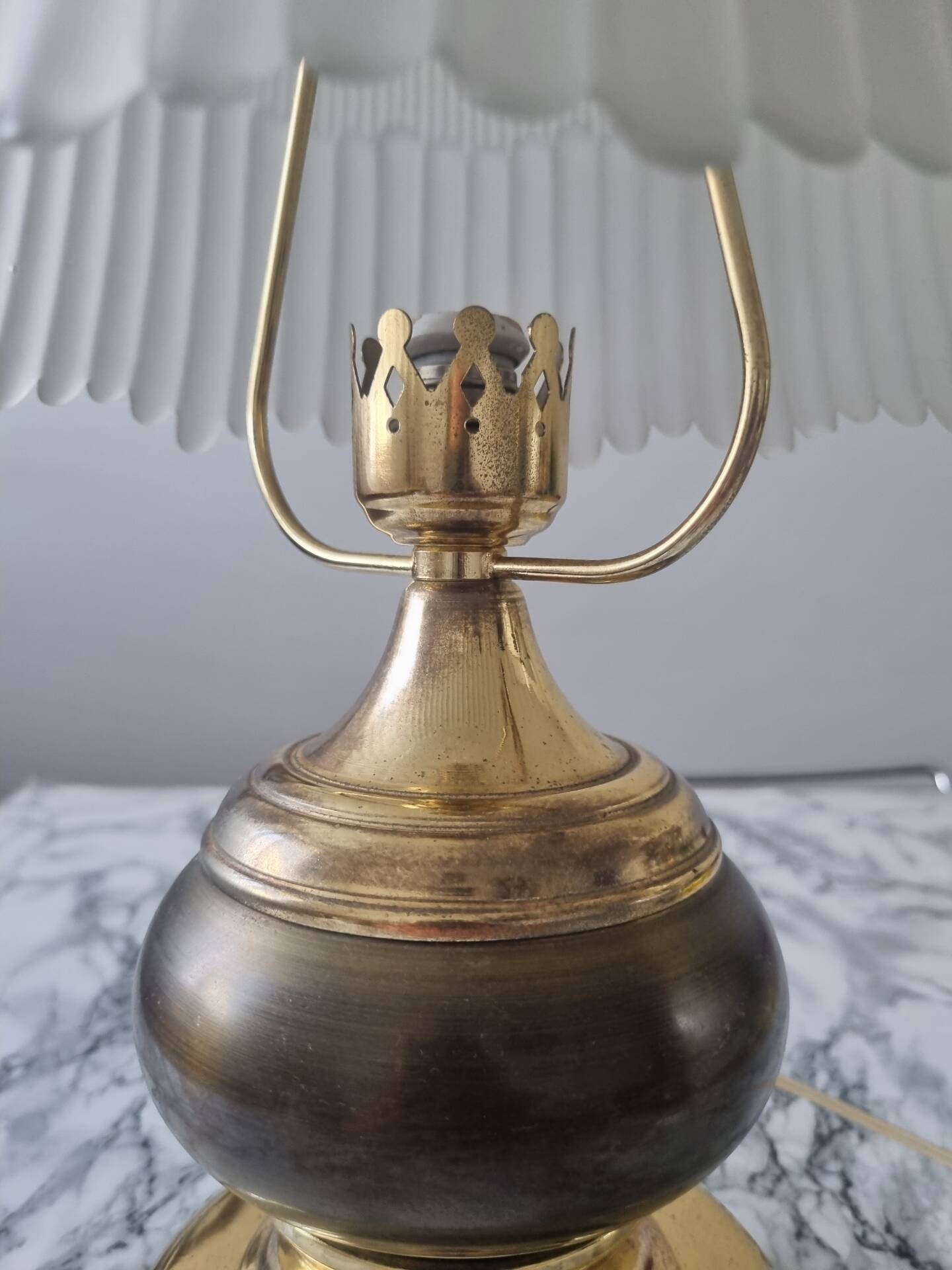 Lampe vintage opaline et doré