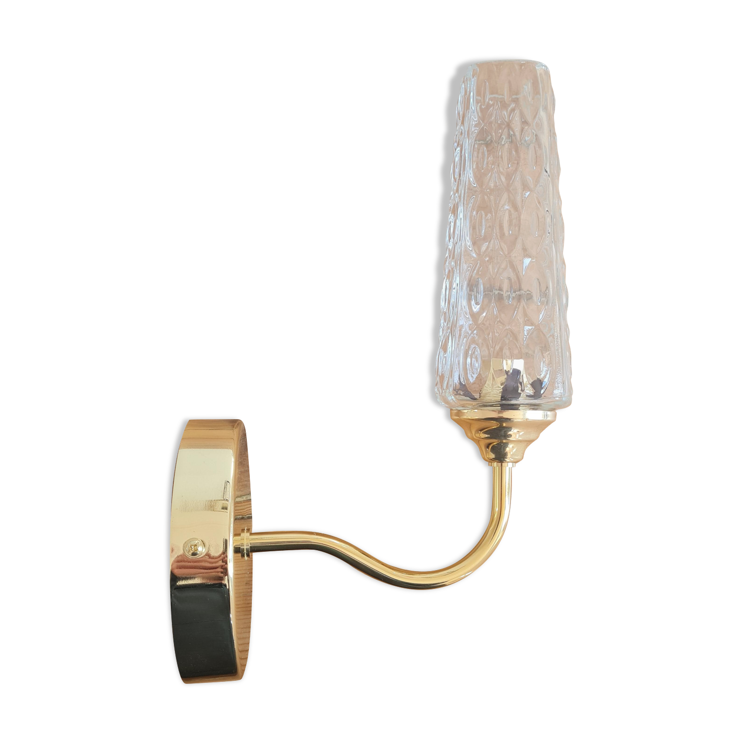 Vintage globe wall light in chiseled glass