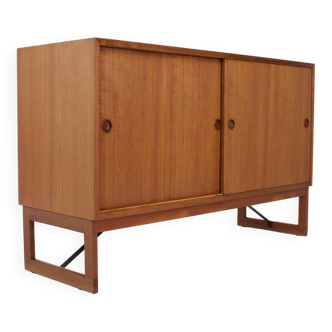 Børge Mogensen, sideboard with sliding doors.