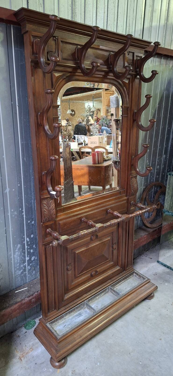 vestiaire d’entrée à miroir en noyer – XIXe siècle