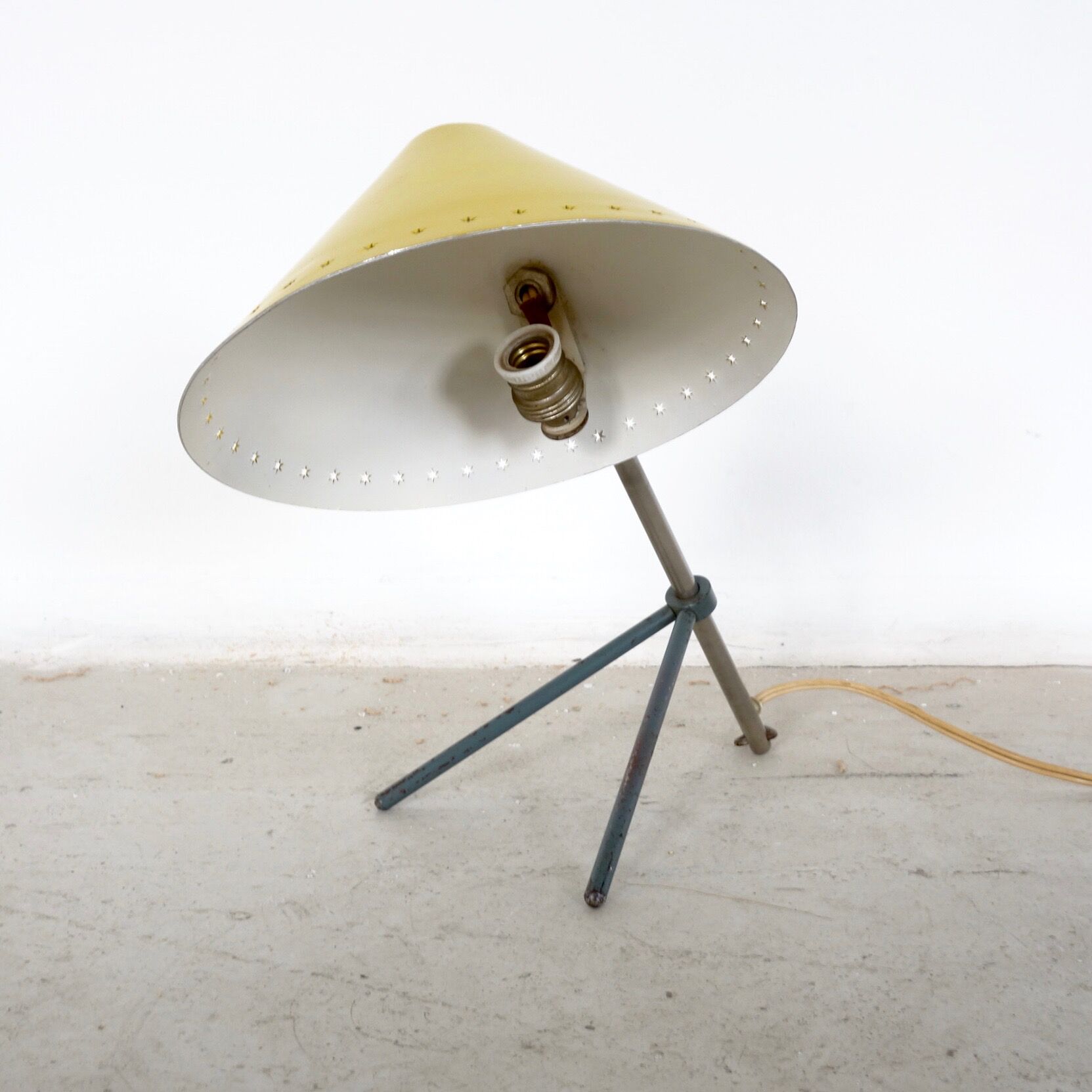 Desk lamp or apply wall Pinocchio Mid-Century yellow by H.Th.J.A. Busquet for Hala, 1953