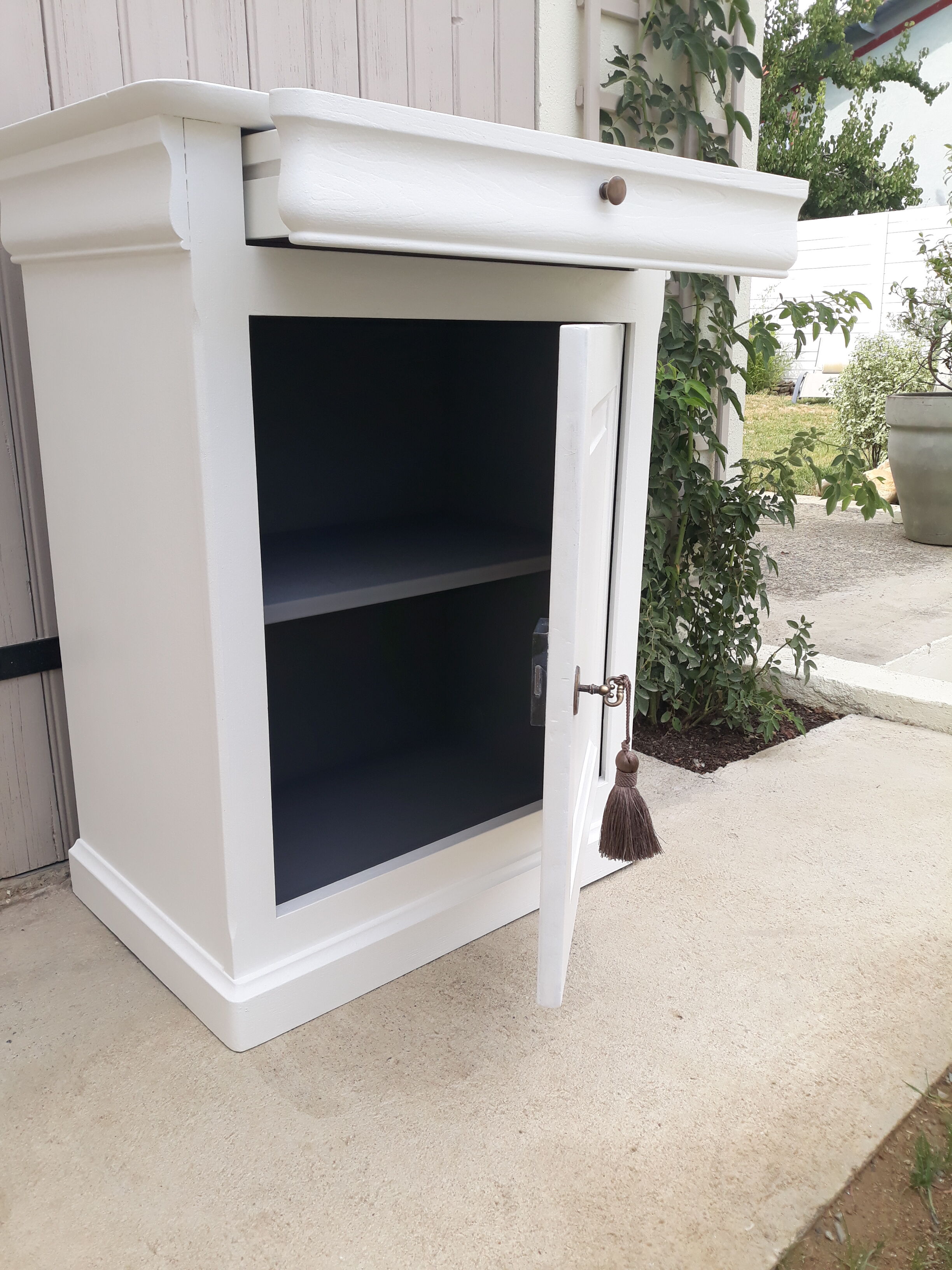 Louis Philippe-style confectioner