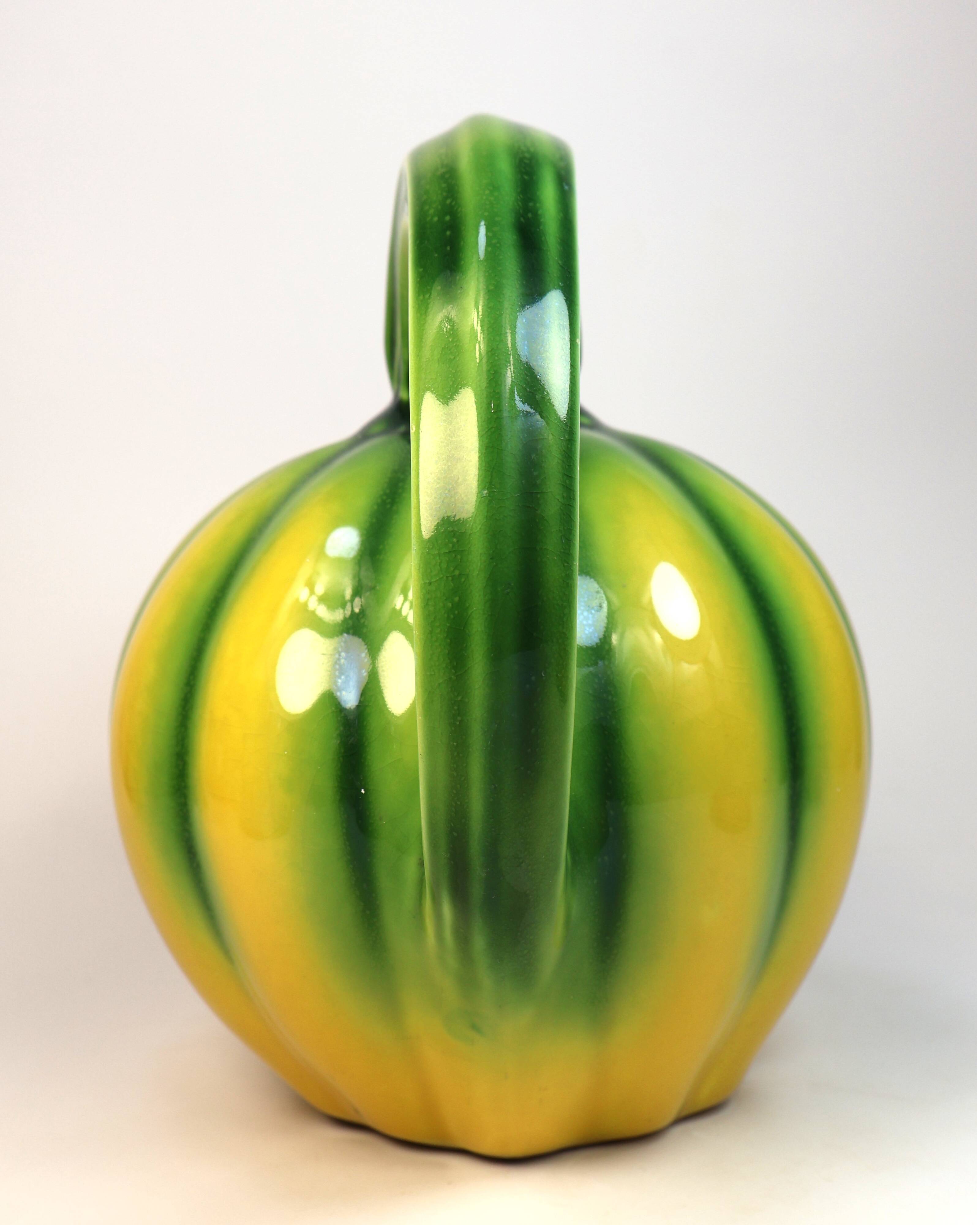 Pichet en forme de melon de la manufacture de Longchamp