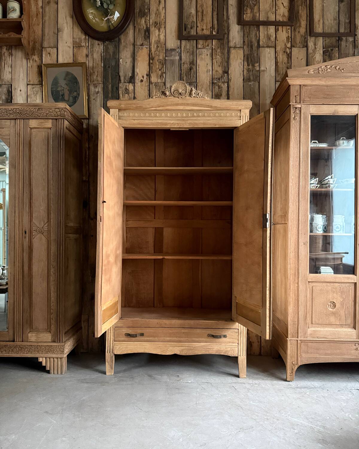 Art Deco oak wardrobe (renovated)