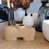 Camel 2-legged vase