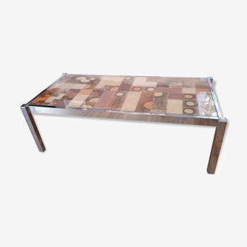 Table basse de salon vintage années 70 piètement chromé plateau en liège sous verre signée