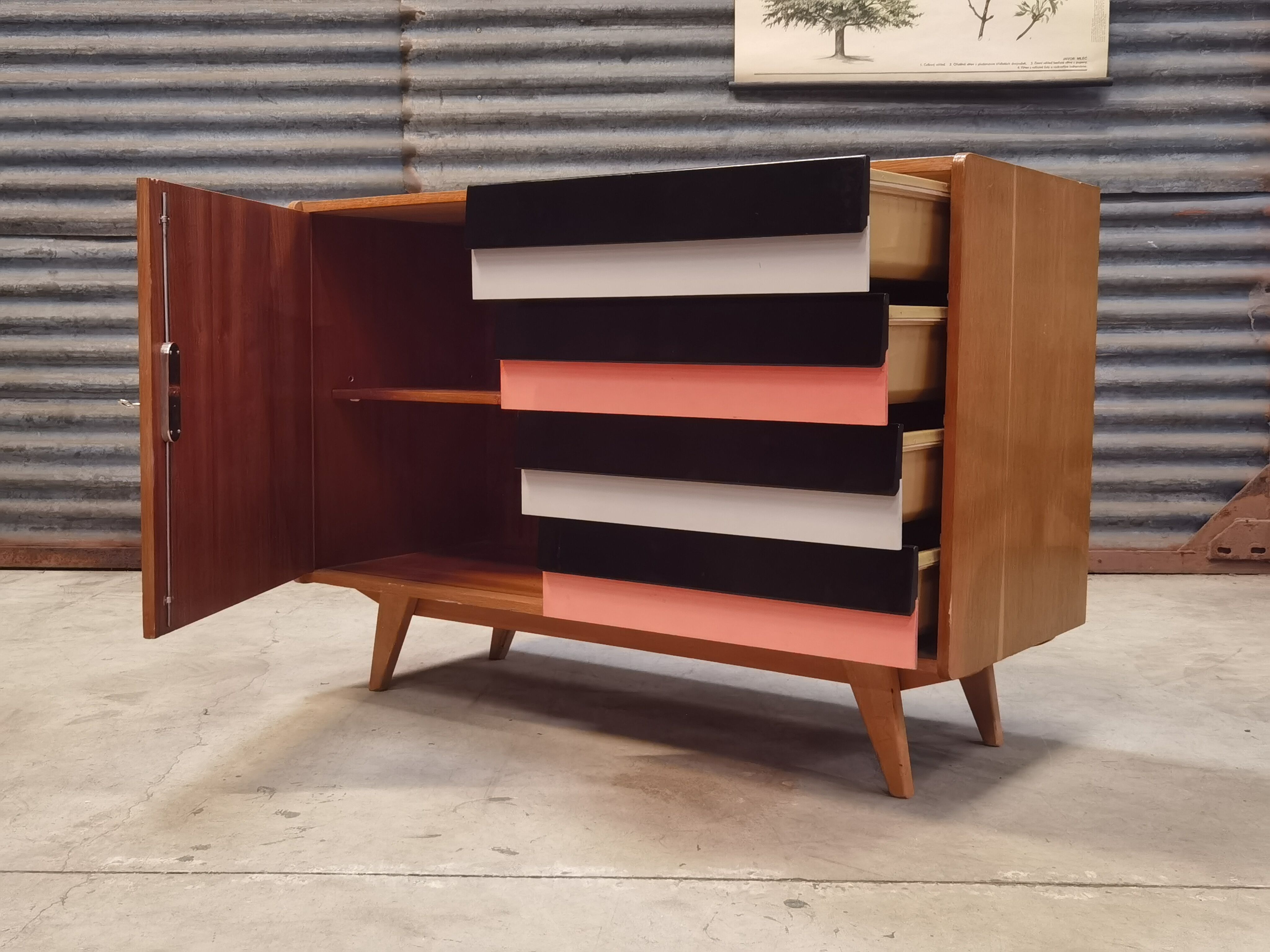 Buffet U 458 Jiri Jiroutek pour Interier Praha 1960