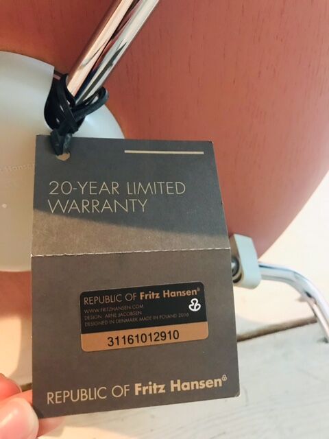 Chair serie 7 3107 by Arne Jacobsen for fritz hansen