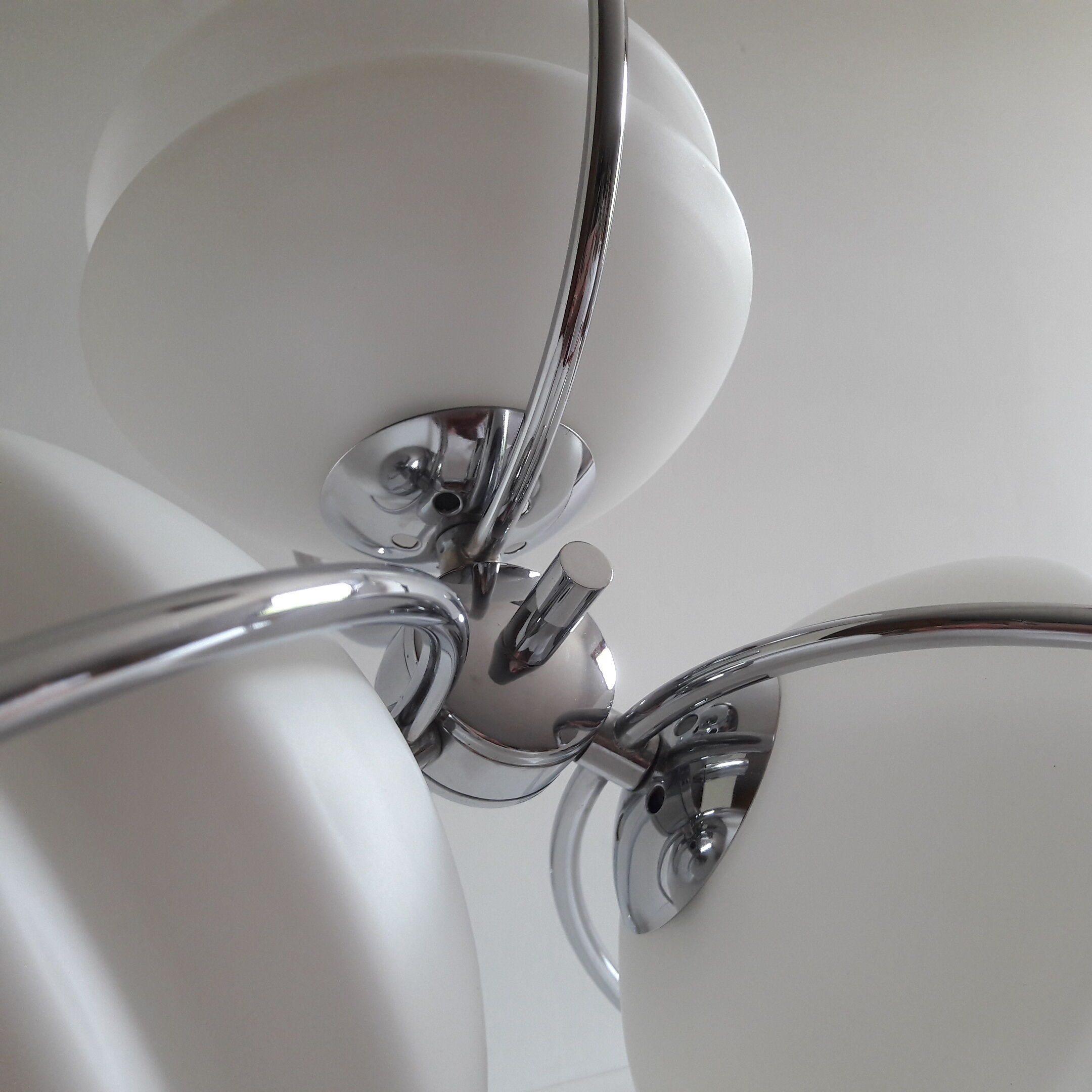 Suspension chrome and glass chandelier