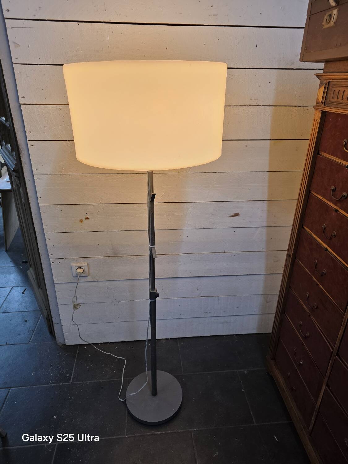 Lampadaire Space Age design 1970  Abat-jour Ø48cm