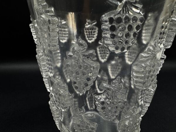 Vase René Lalique modèle ''Malaga'', verre moulé pressé, vers 1937