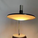 Adjustable desk lamp