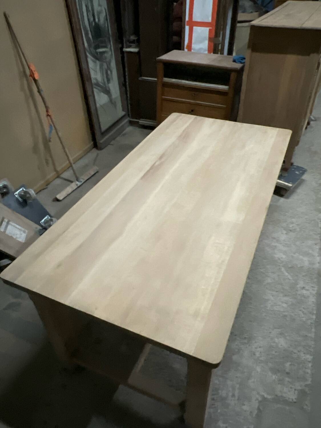 Solid oak table (raw wood)