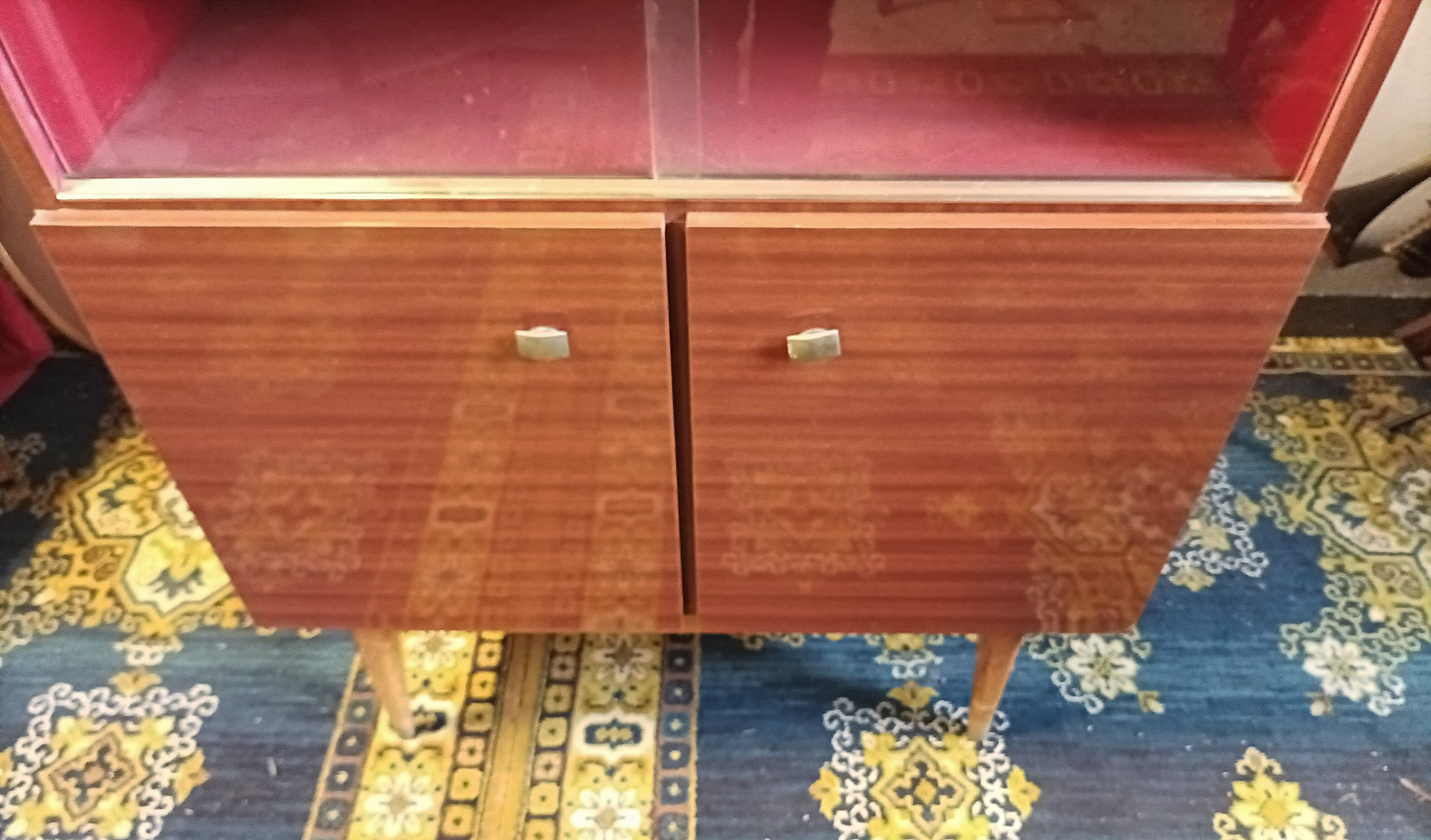 Vintage display cabinet in mahogany veneer