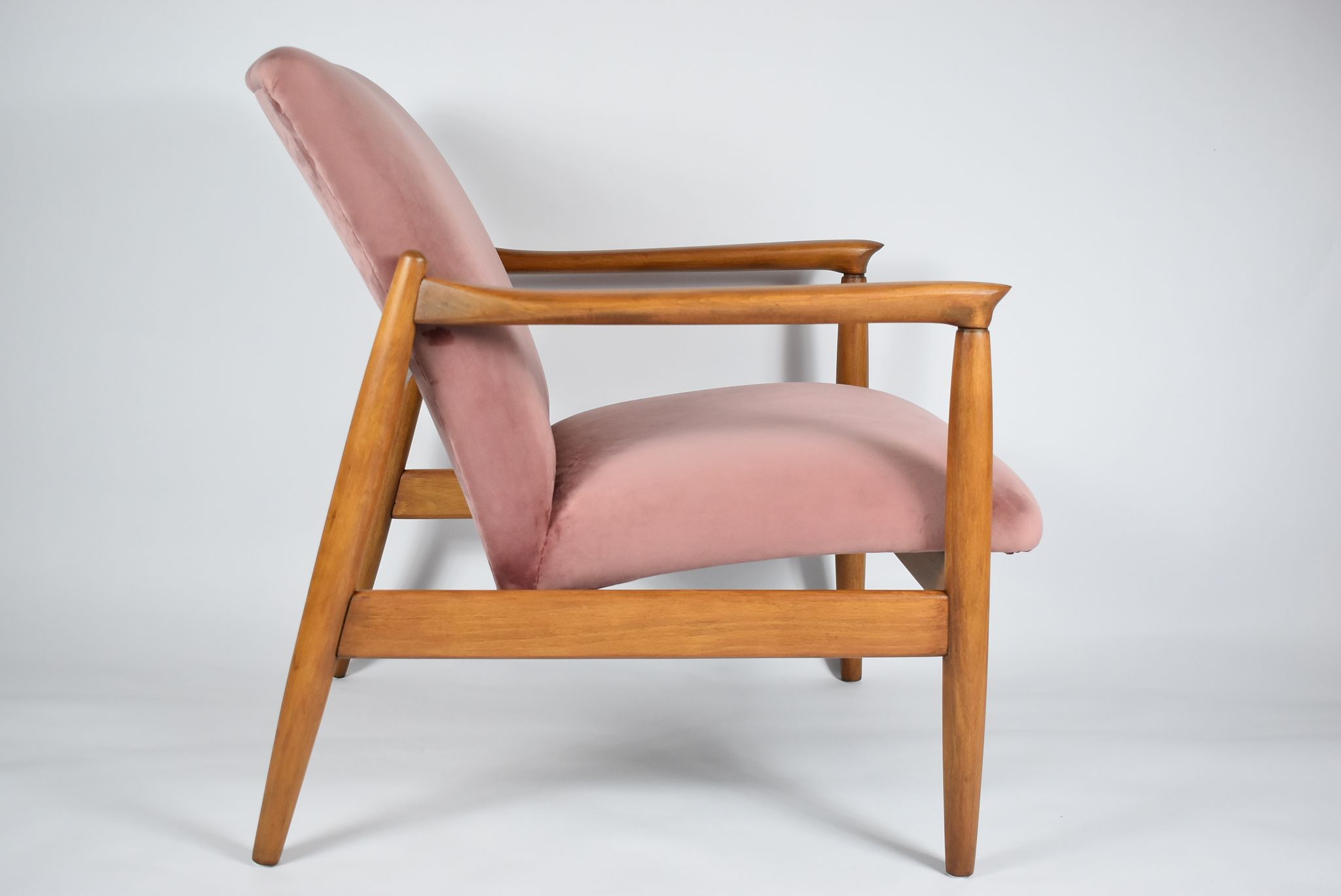 Fauteuil GFM-64 original, designer E.Homa, années 1960, rembourré, velours rose