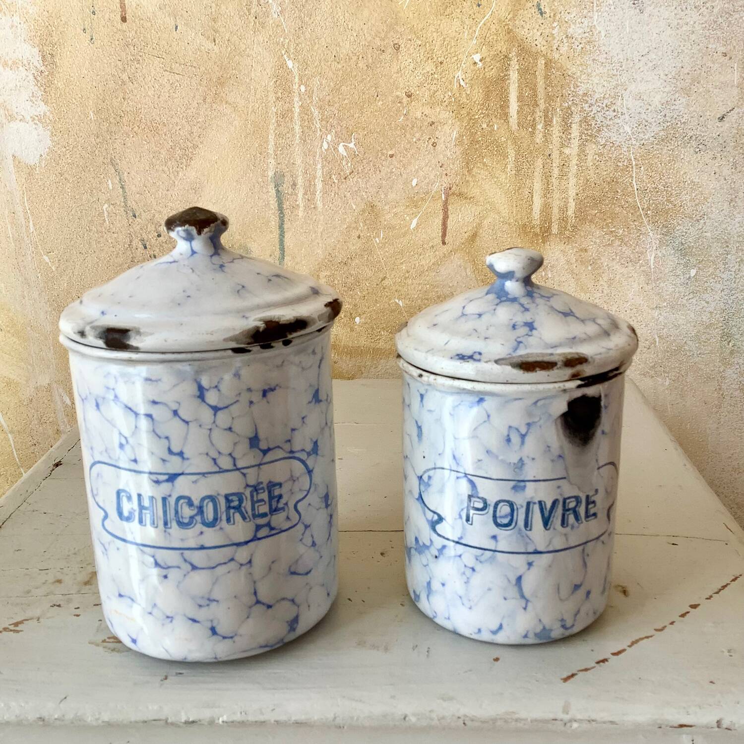Spice jars and coffee maker in enameled sheet metal