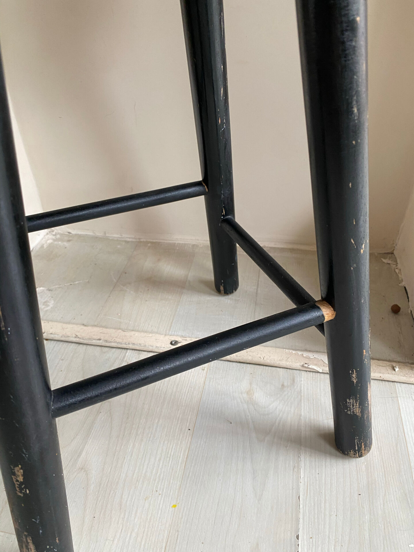 Brutalist stool workshop