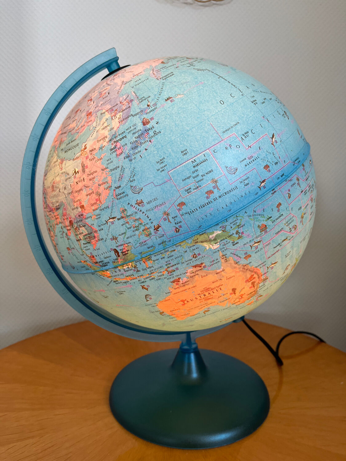 Luminous terrestrial globe 1970
