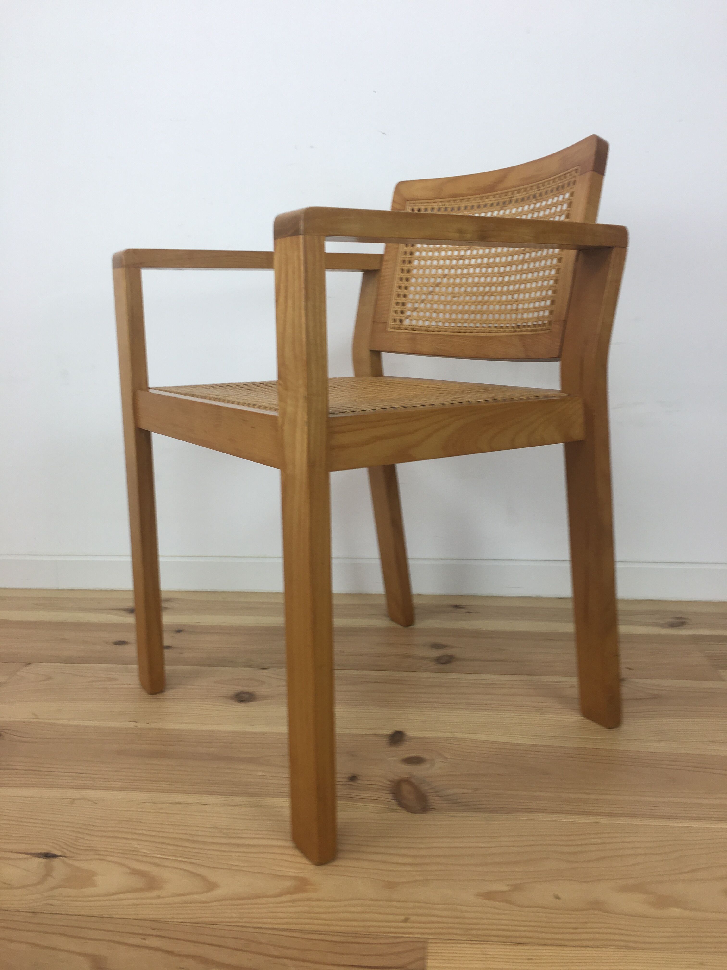 1960 armrest cannest chair