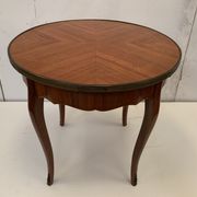 Round pedestal table Louis XV style veneer of rosewood XX century