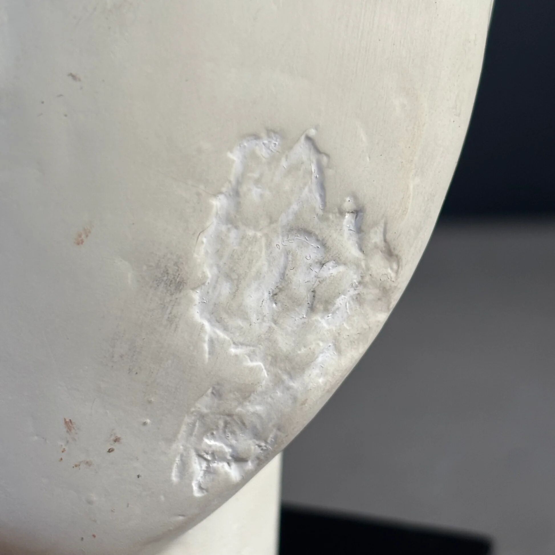 Tête en plâtre - Sculpture sur socle