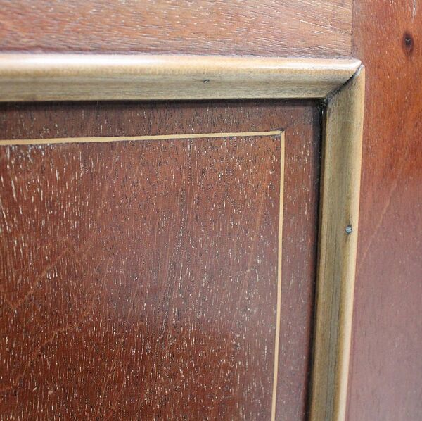 Tabouret porte-revue anglais en acajou blond 1900/1920