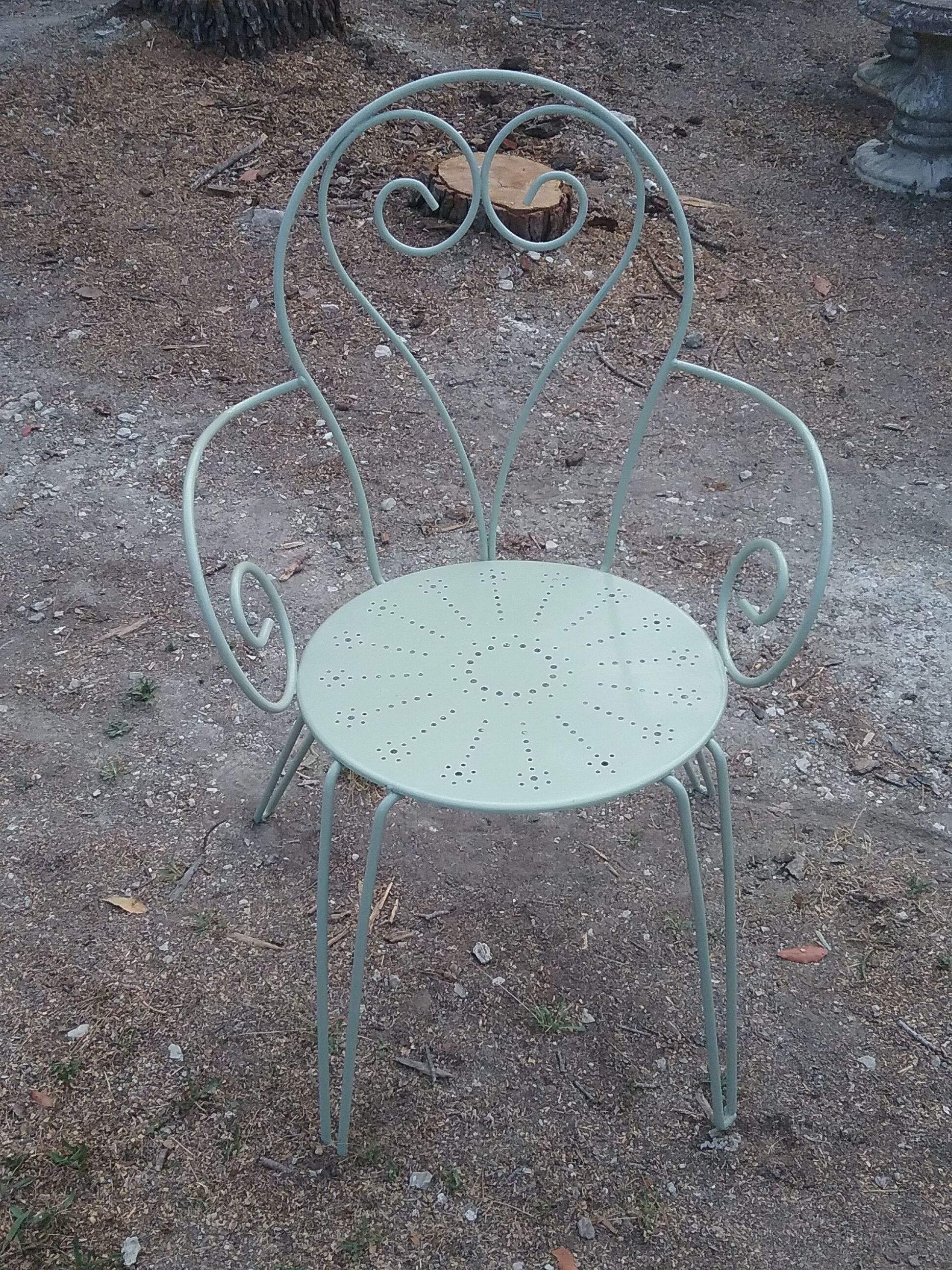 Salon de jardin en fer forgé vert