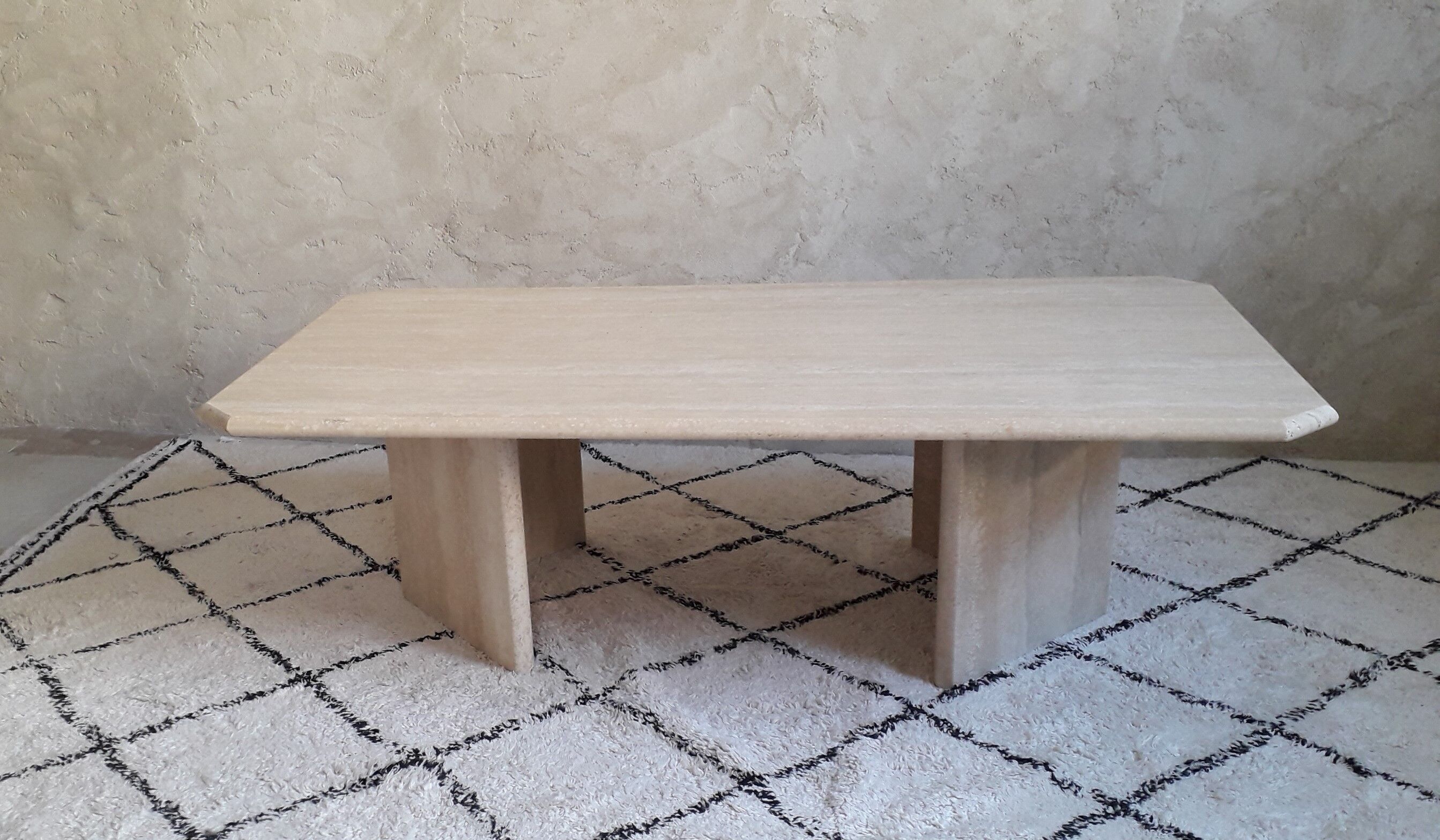 Coffee table in travertine