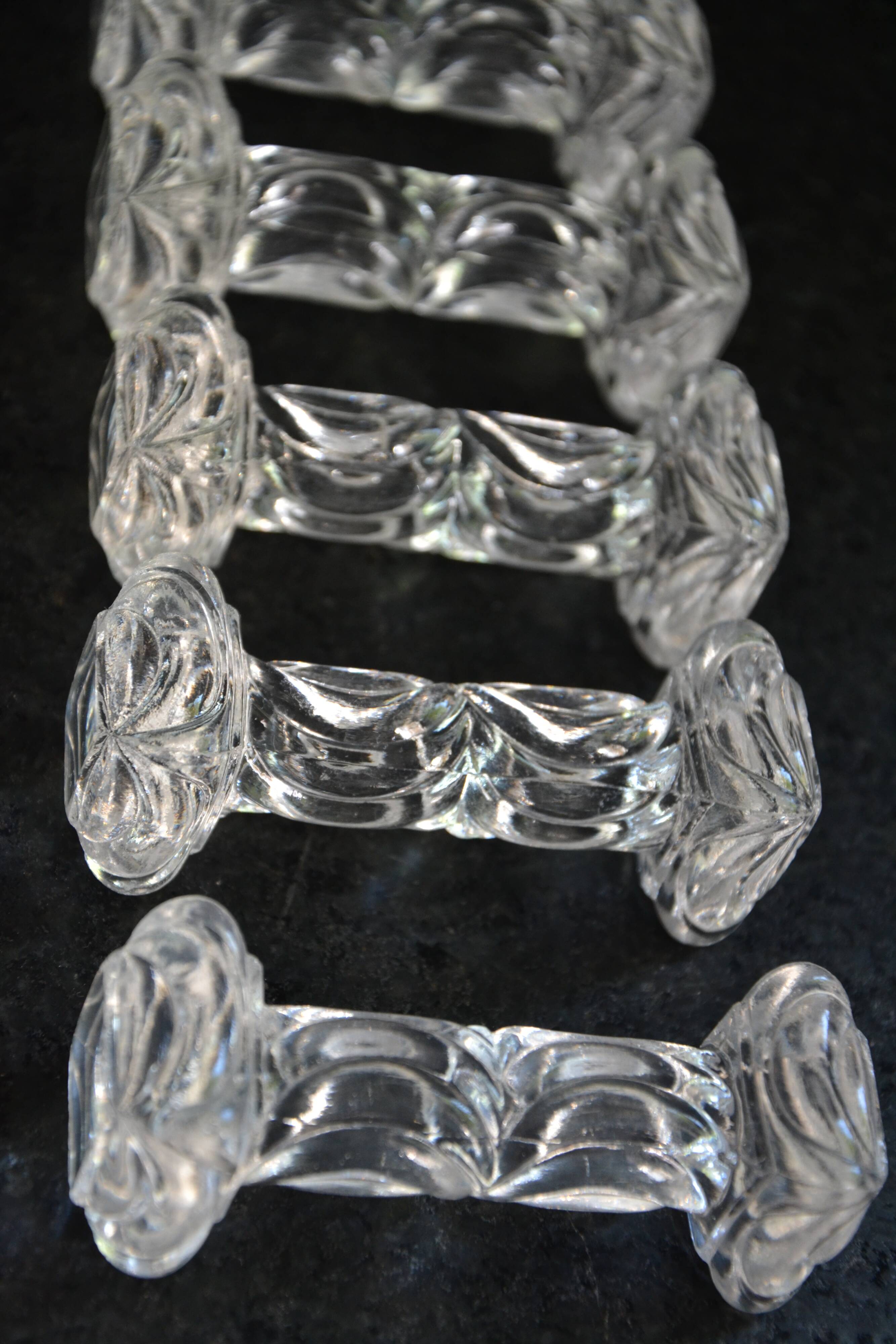 8 cutlery holders made of cut glass