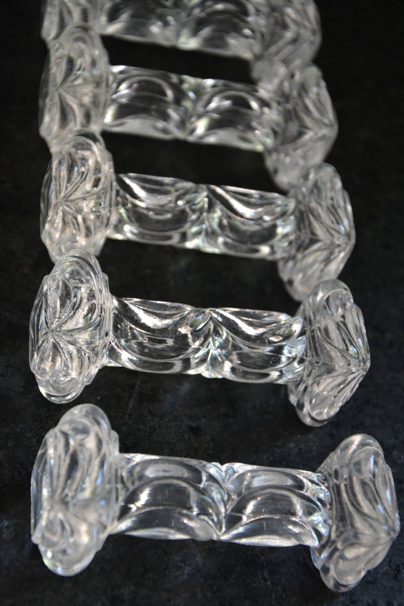 8 cutlery holders made of cut glass