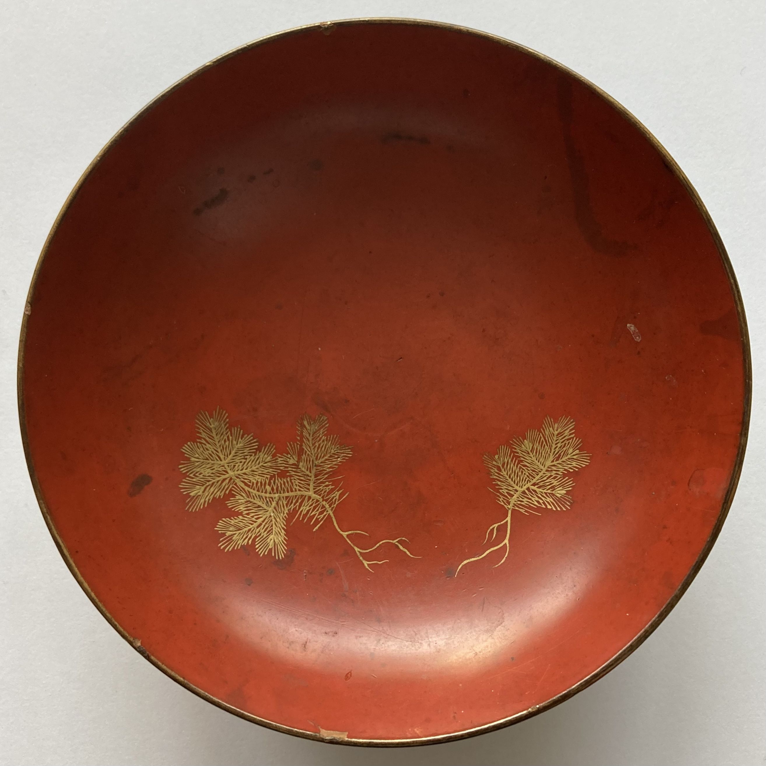Empty-pocket bowl in lacquered and gilded wood, Japanese work of the 1920s-1930s
