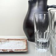 carafe / vase en gres noir ourné, France 1950
