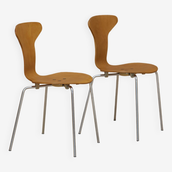 2 Mosquito 3105 chairs by Arne Jacobsen for Fritz Hansen circa 1969