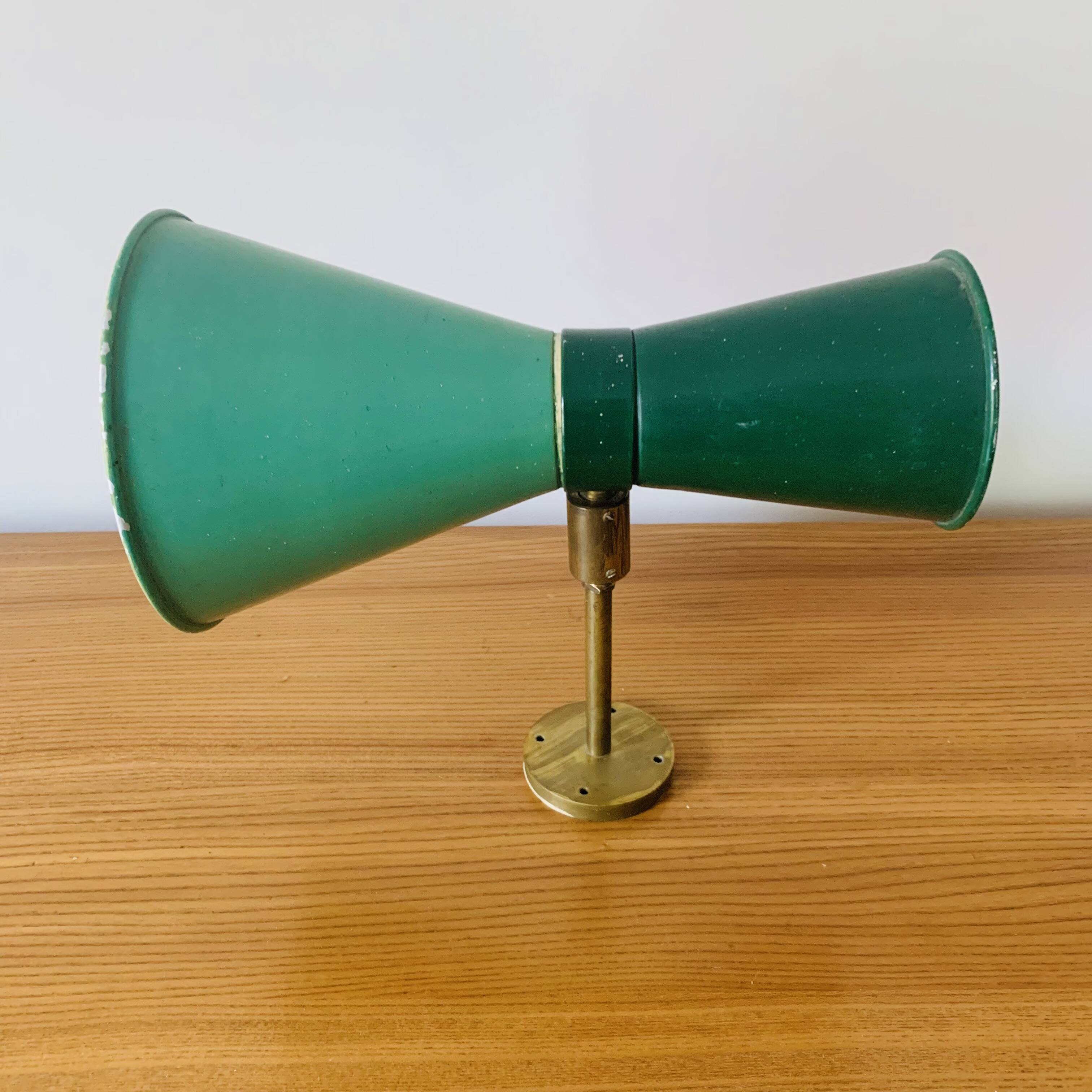 Diabolo wall light