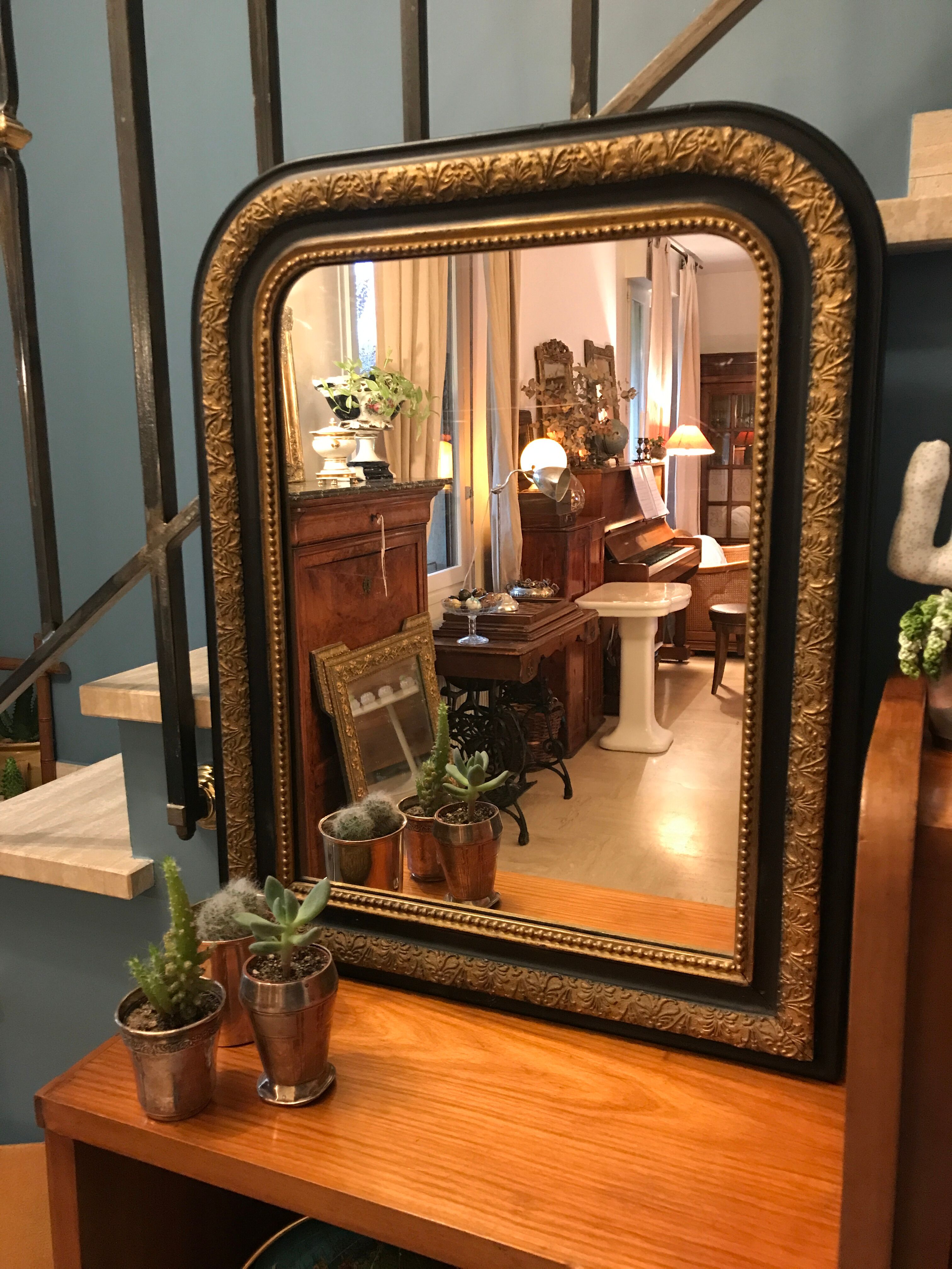 Miroir XIXè bois et stuc noirci et doré Napoléon III 49x60cm