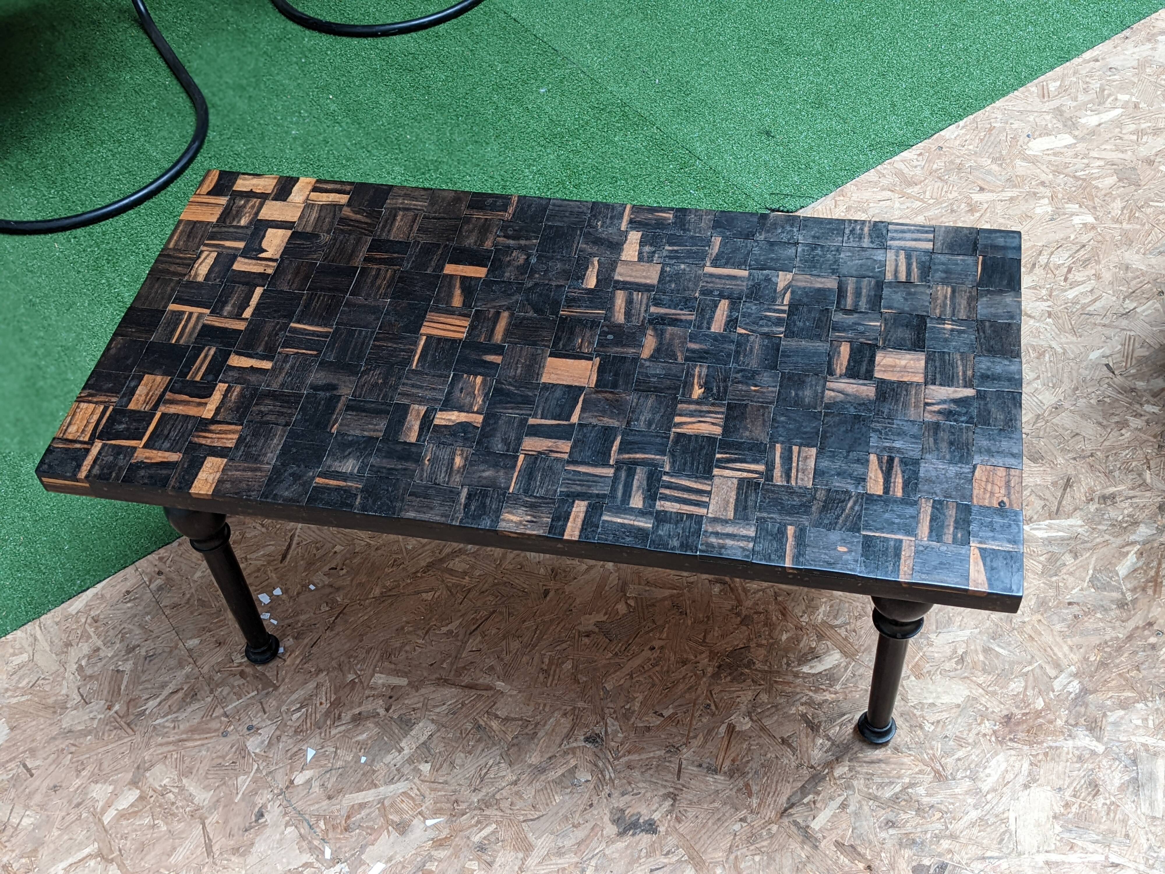Table basse en ébène de macassar