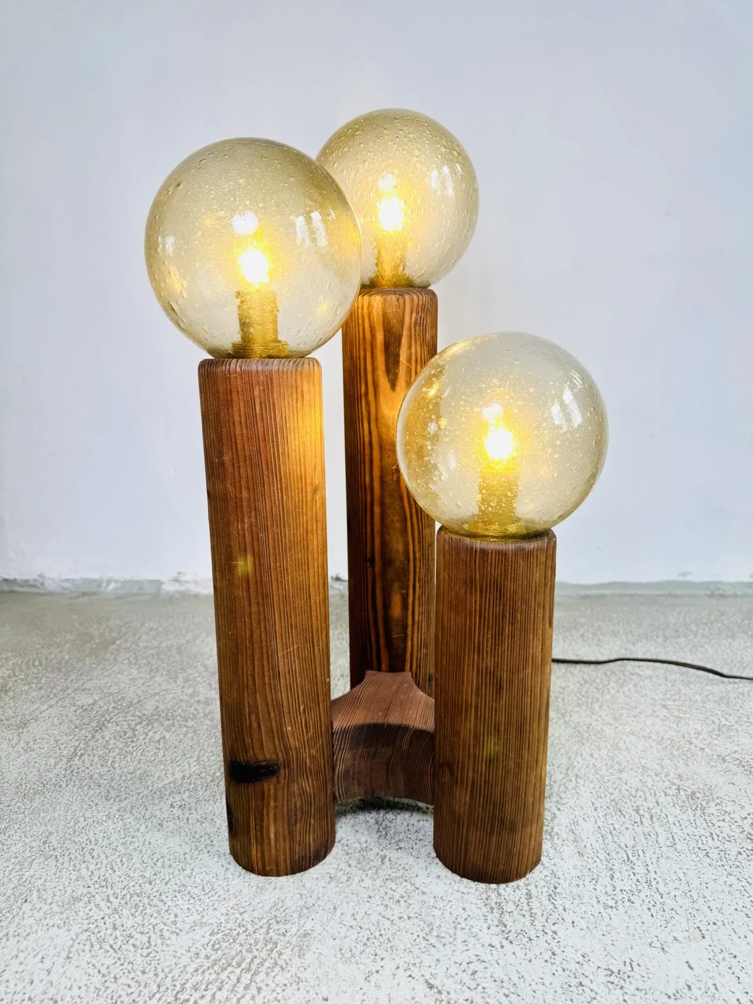Lampe de table modèle 19 par Temde Leuchten, Suisse, années 1960.