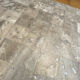Tapis en peau de vache, patchwork gris argenté