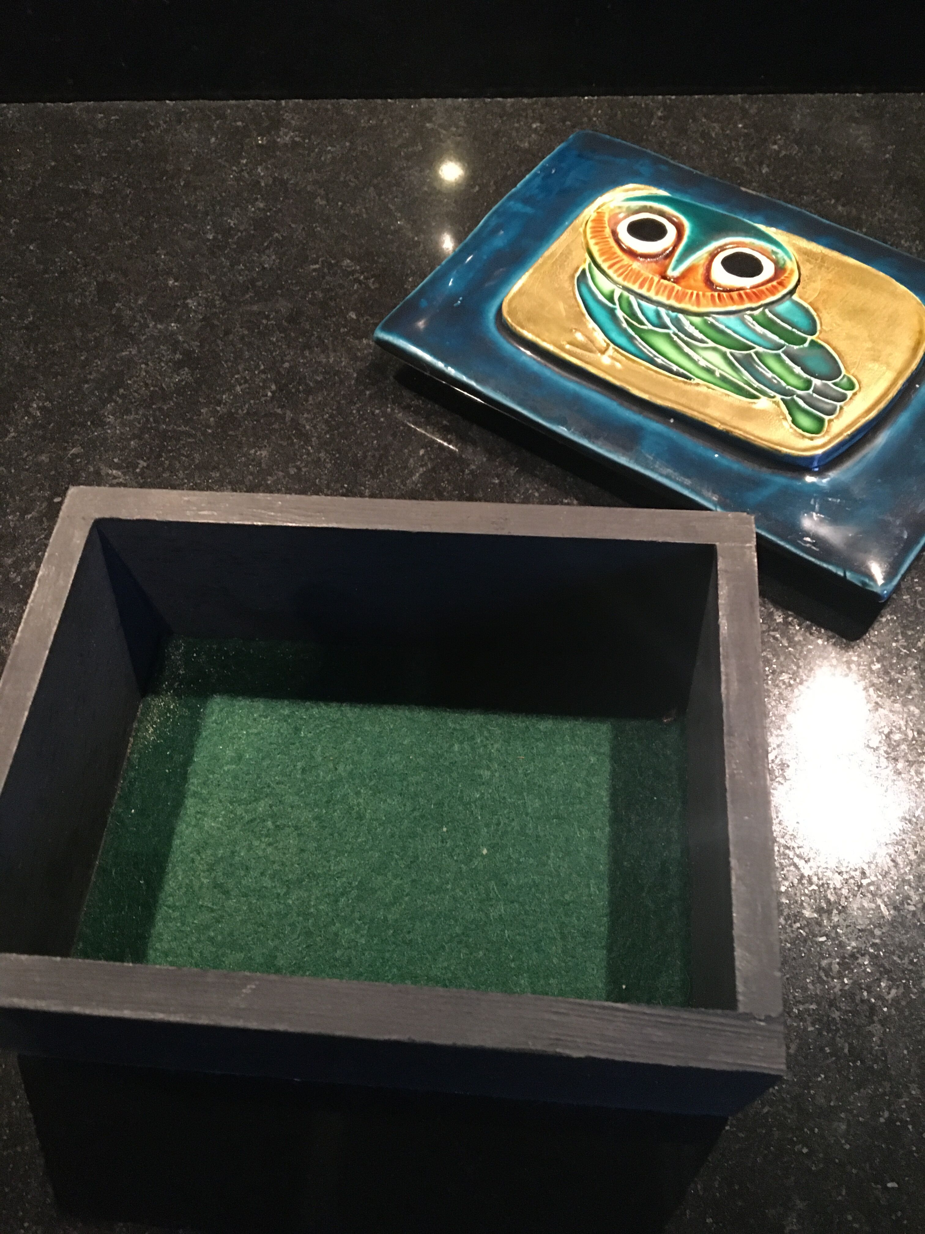 Boîte en bois et céramique