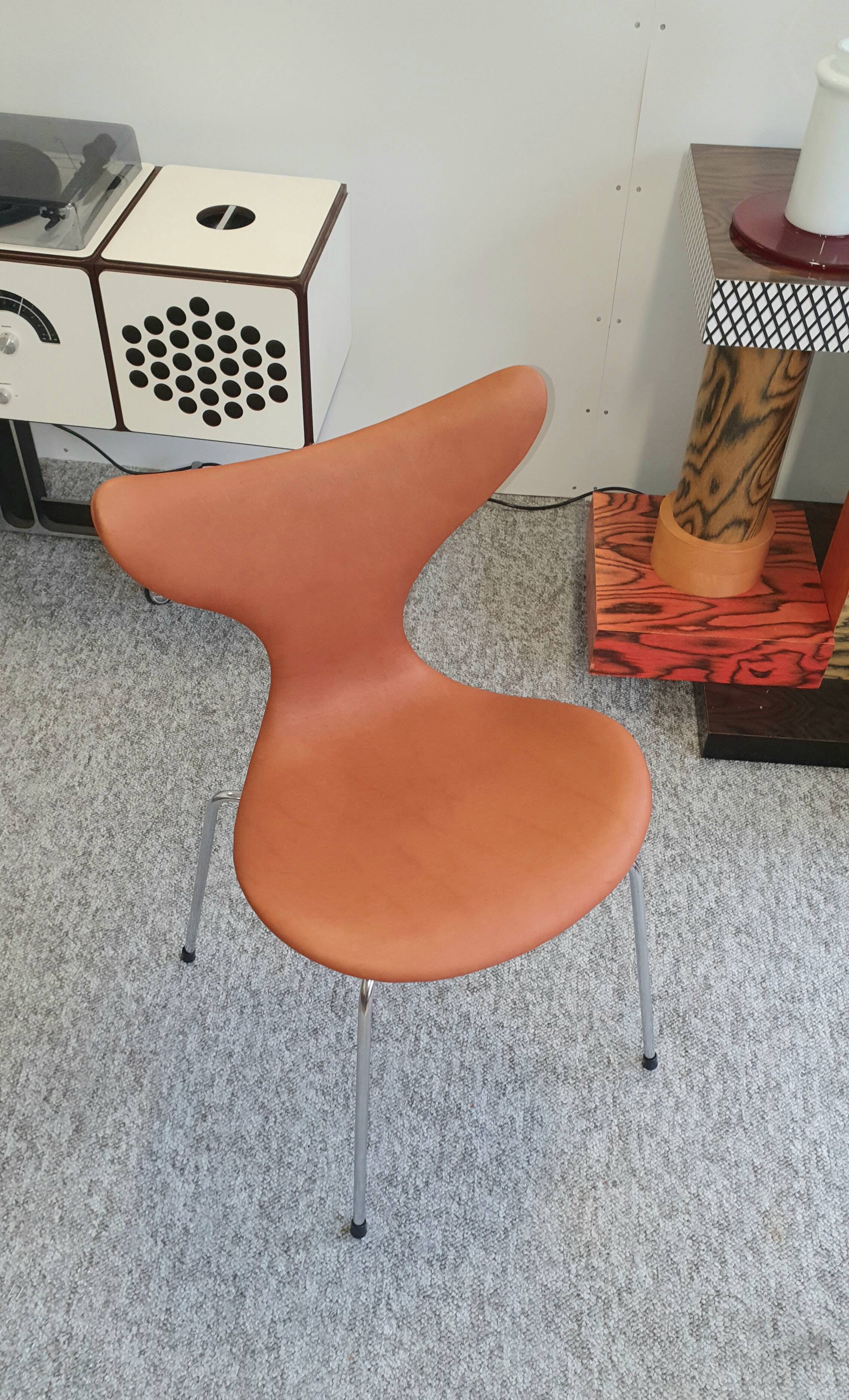 Arne Jacobsen seagull chair by Fritz Hansen 1970