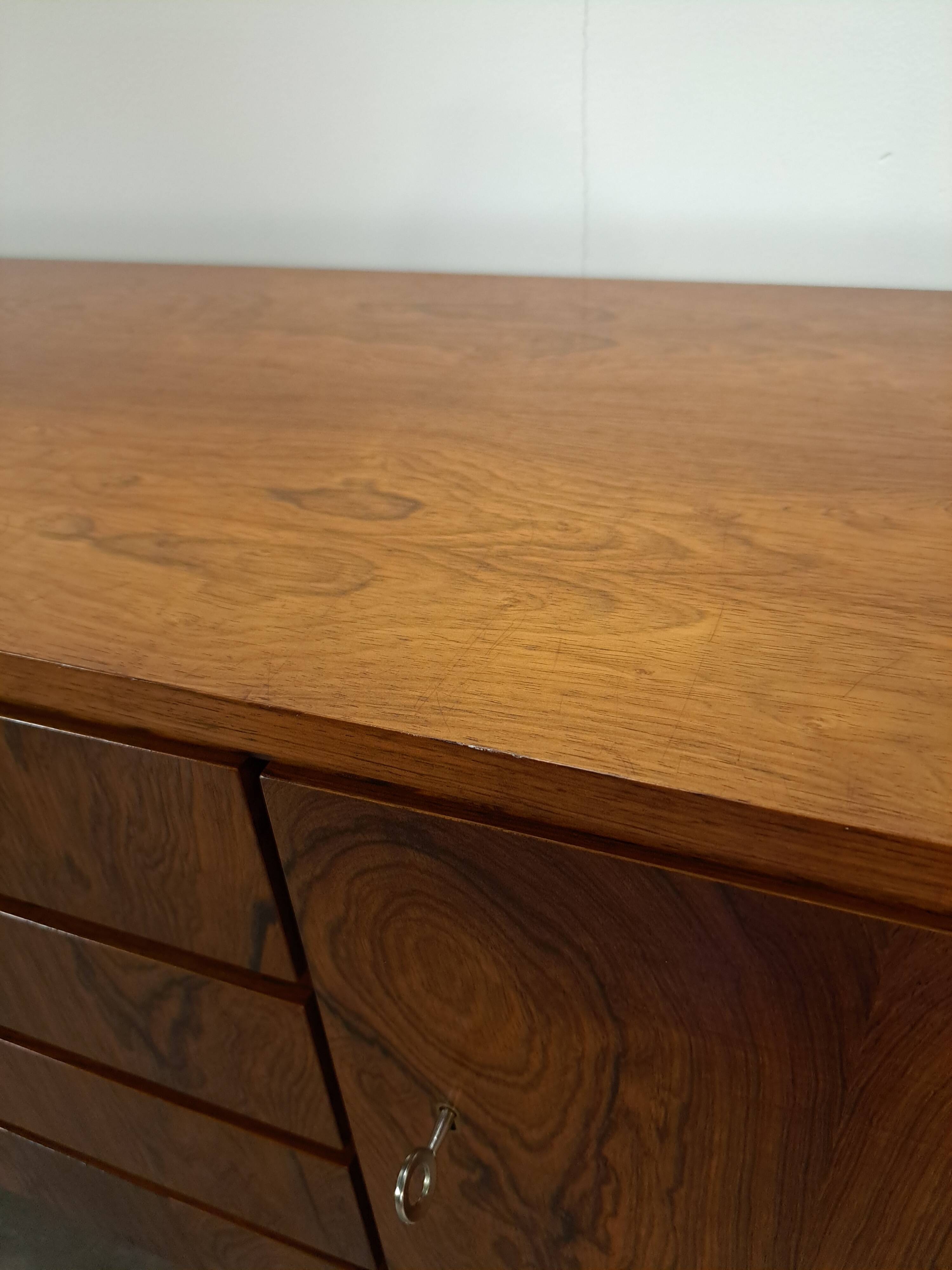 Dressoir rio palissandre plus fin avec chromen poten en lades